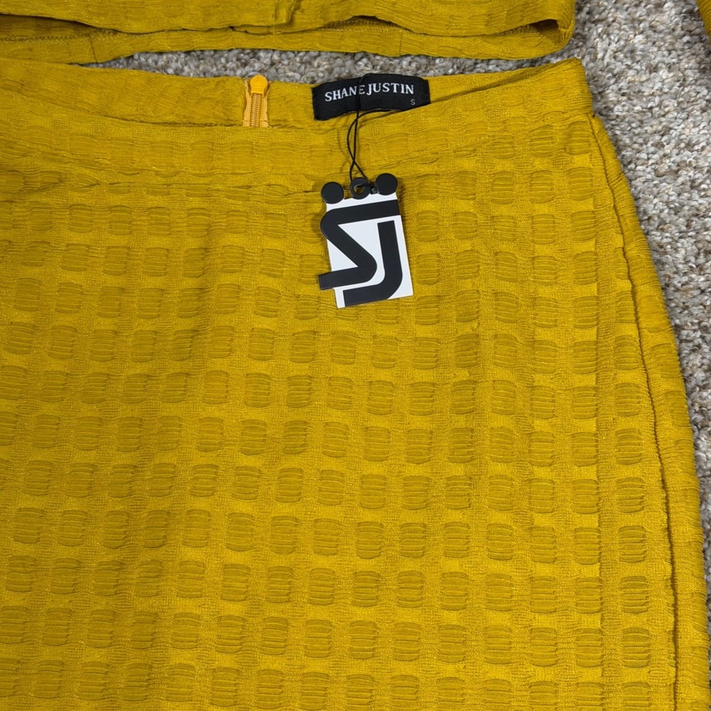 Shane Justin Mustard Yellow Textured Knit Crop Jacket and Mini Skirt Set Small - Picture 2 of 10